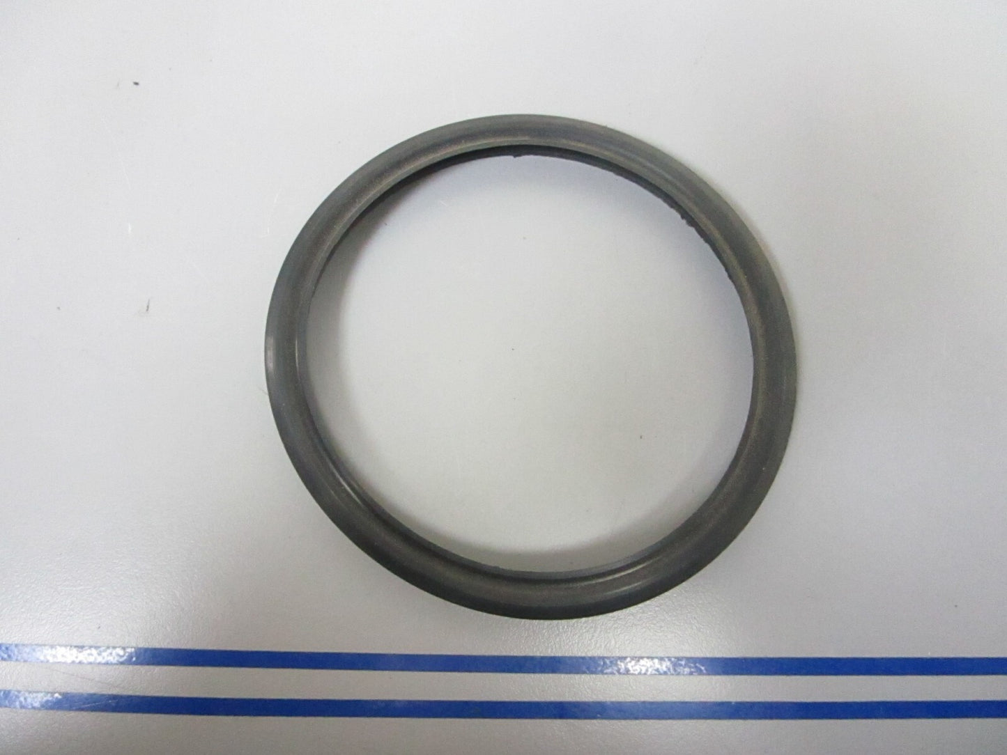 *NEW OEM* 0810 Volvo Penta Seal 842724