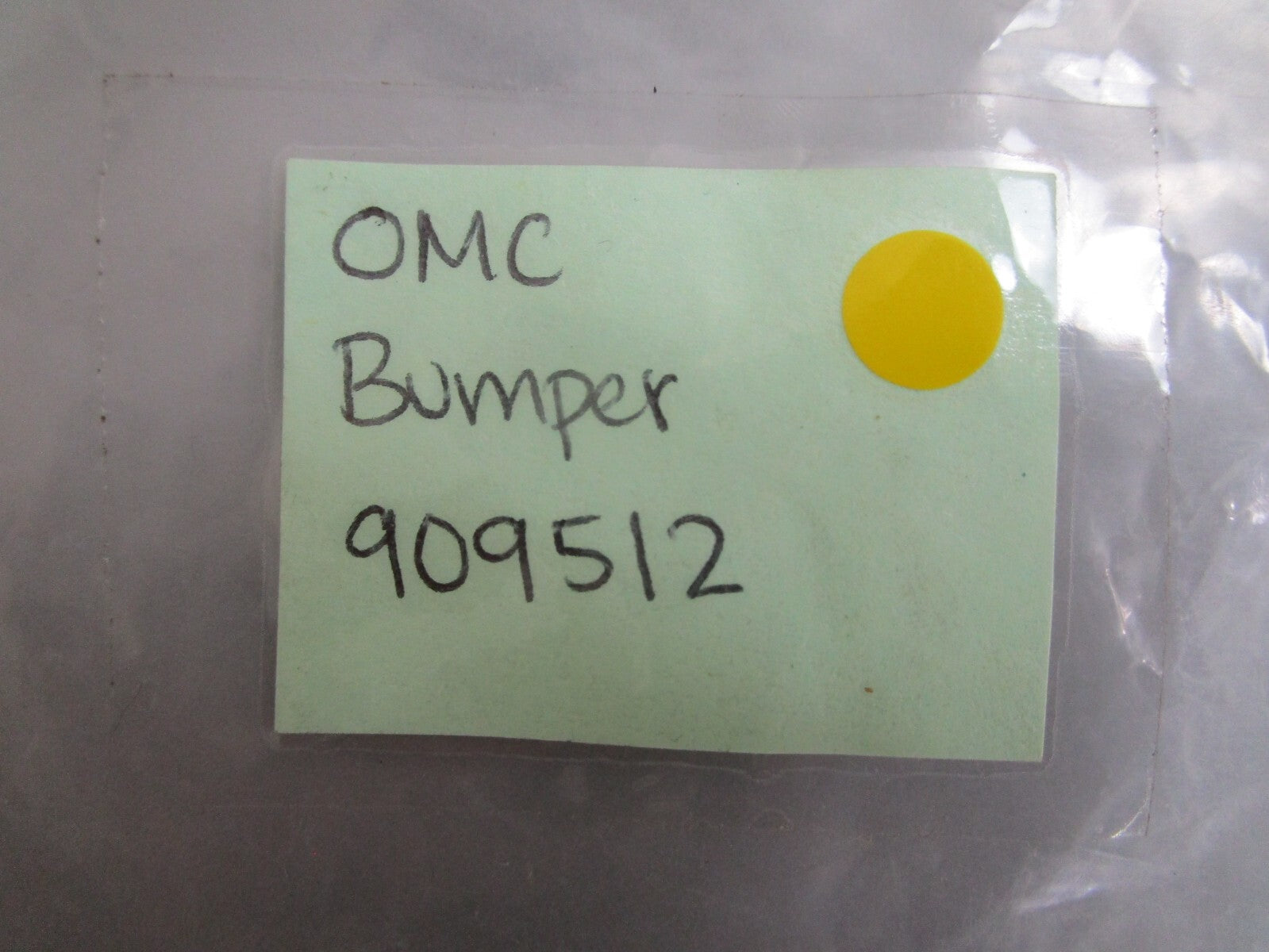 *NEW OEM* 0810 OMC Johnson Evinrude Bumper 909512 0909512