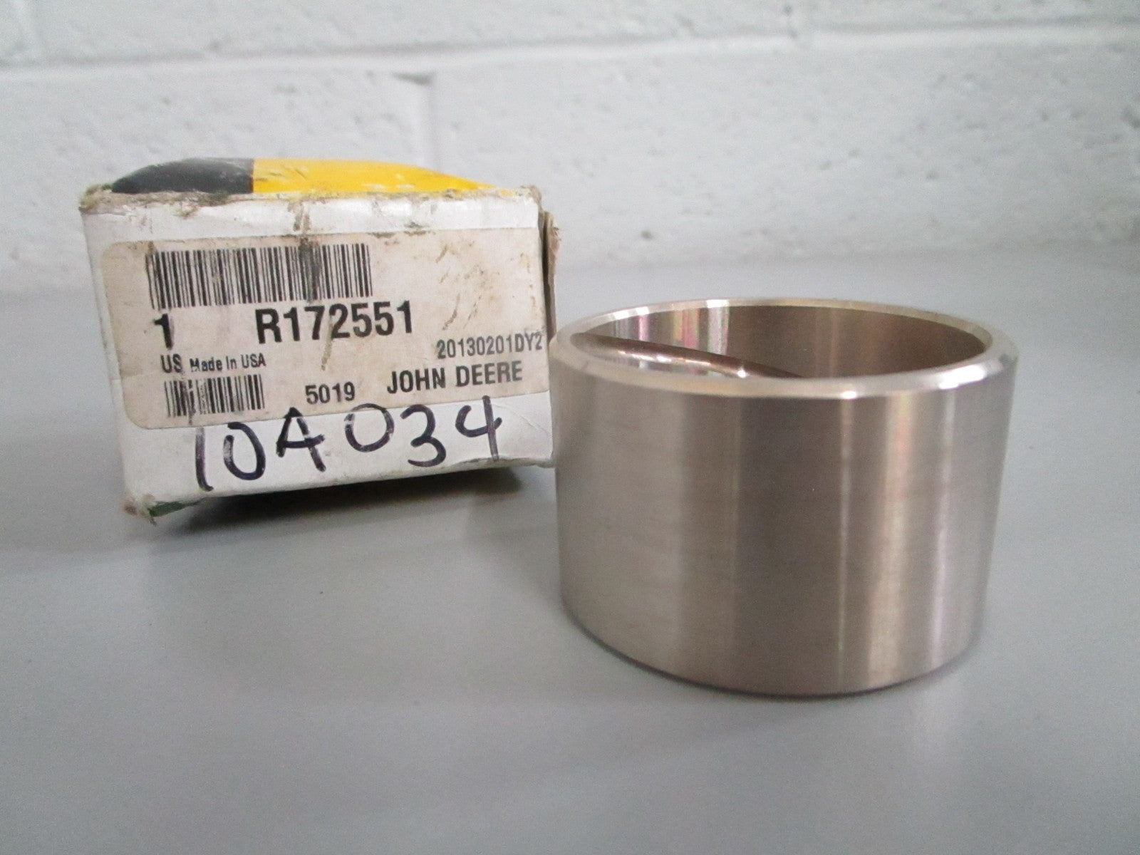 NEW OEM R172551 John Deere Bushing 0820