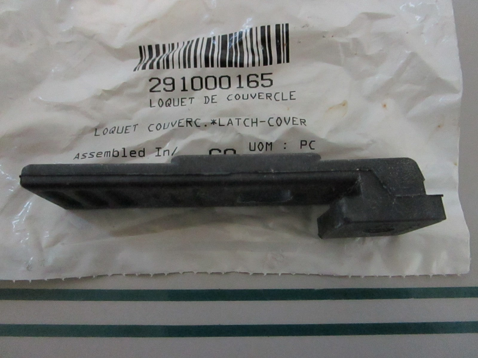 NEW 291000165 Sea-Doo Cover Latch 0810