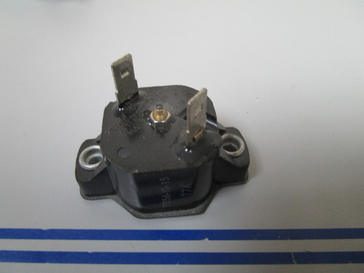 *NEW OEM* 0810 Volvo Penta Temperature Sensor Breaker Switch 897815