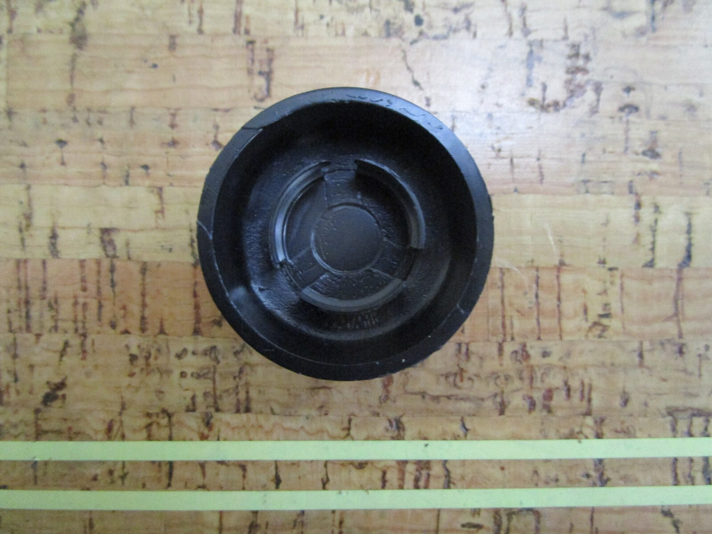 *NEW OEM* 0810 Volvo Penta Cap 3857522