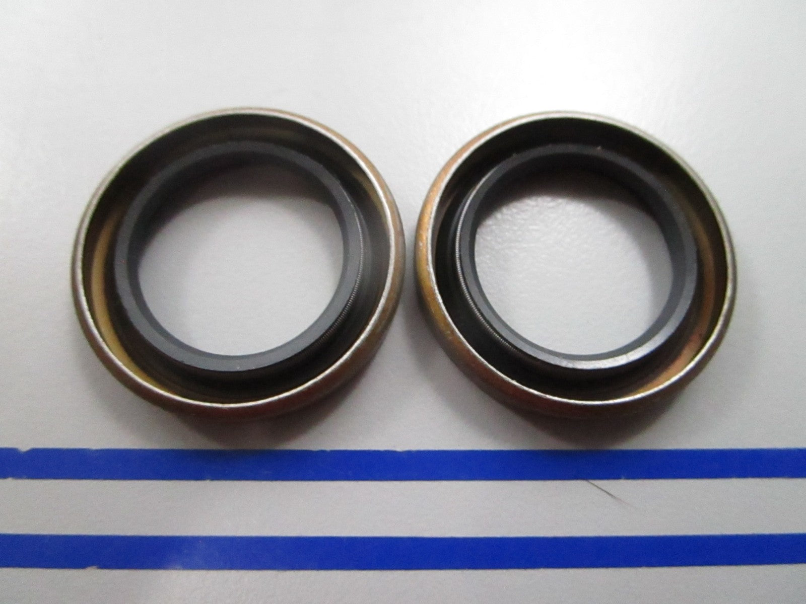 NEW OEM (LOT OF 2) 32600 Tecumseh Oil Seal 0810
