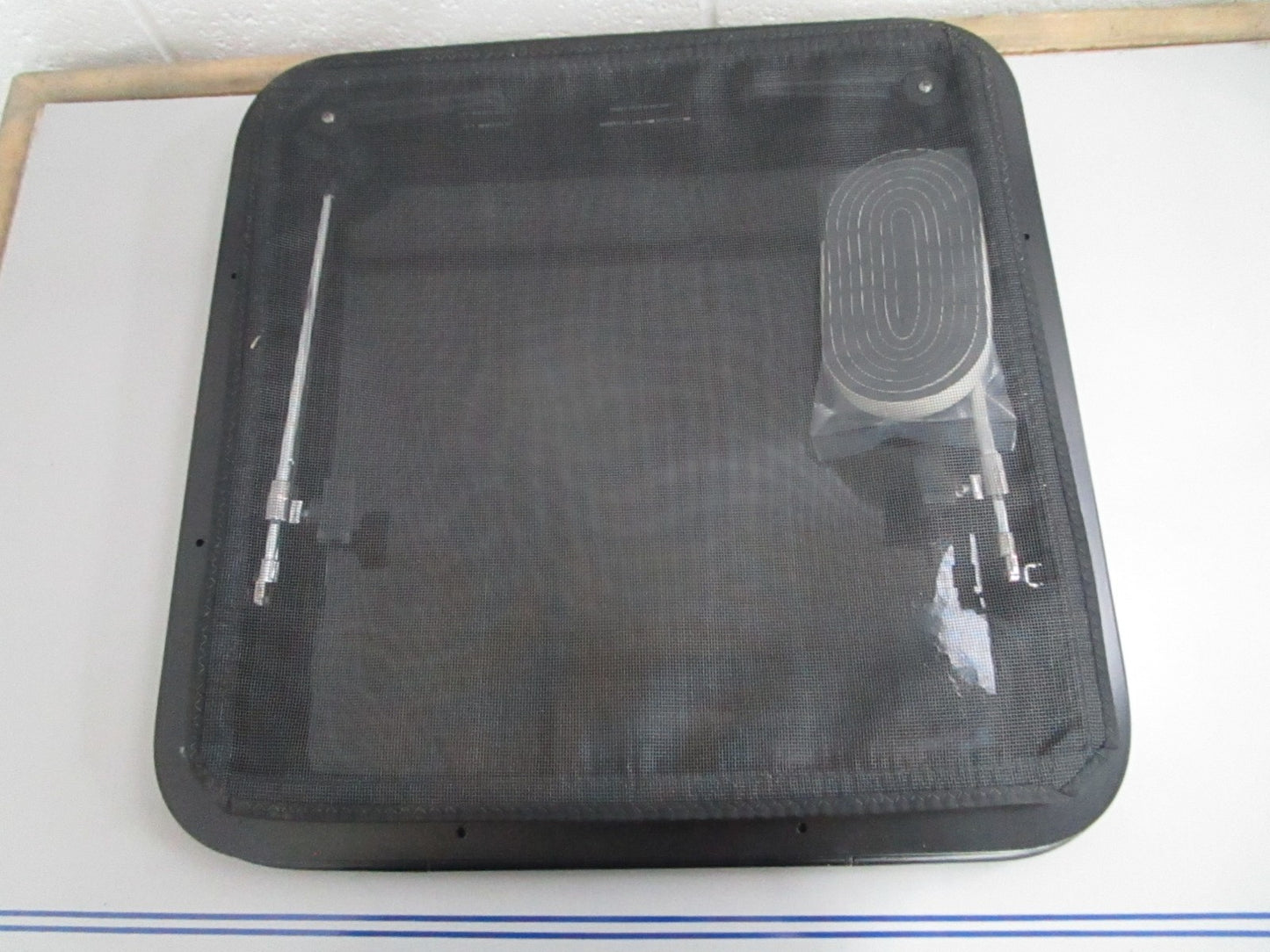 *NEW OEM* 0820 Taylor Made 19.25×19.25 Access and Ventilation Hatch 188712