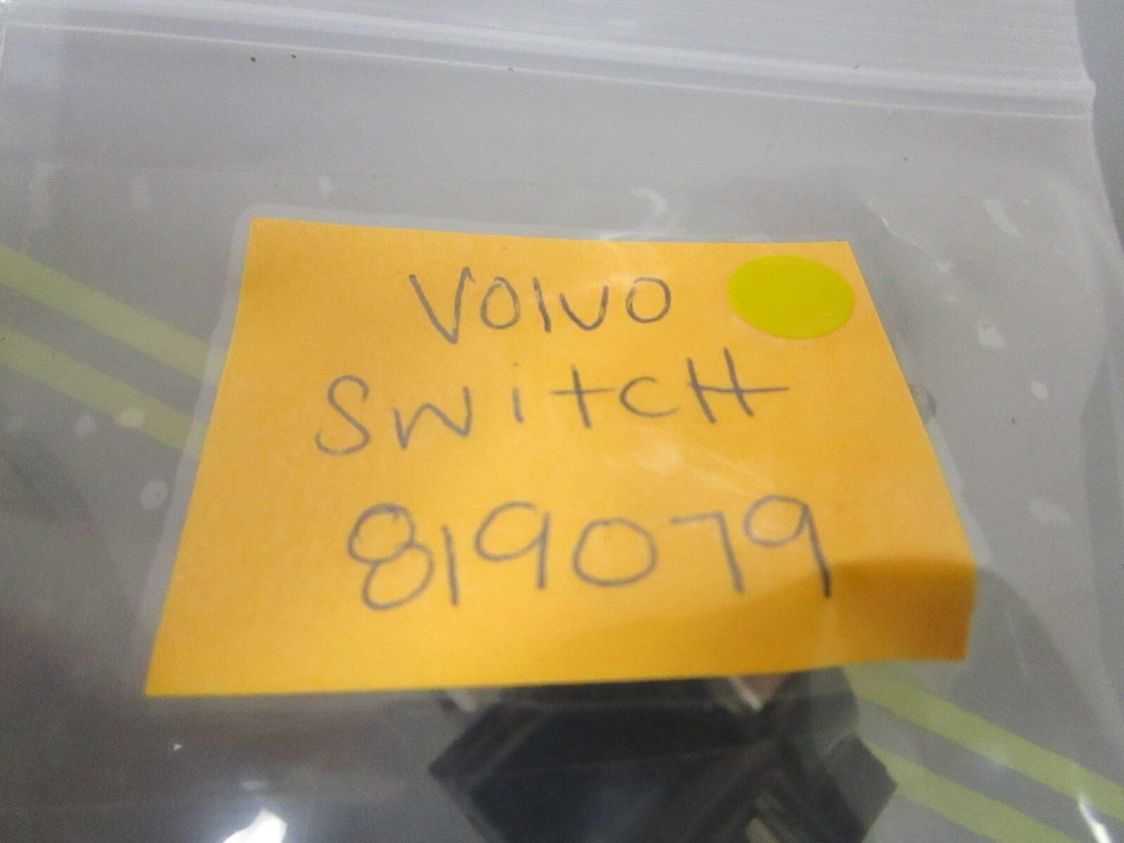 *NEW OEM* 0810 Volvo Penta Switch 819079
