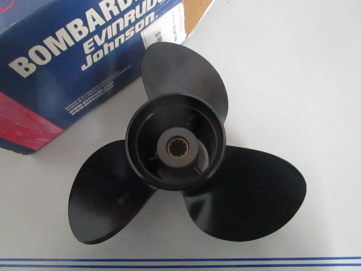 *NEW OEM* 0820 OMC Johnson Evinrude 10.5×11 RH Propeller 778703 0778703