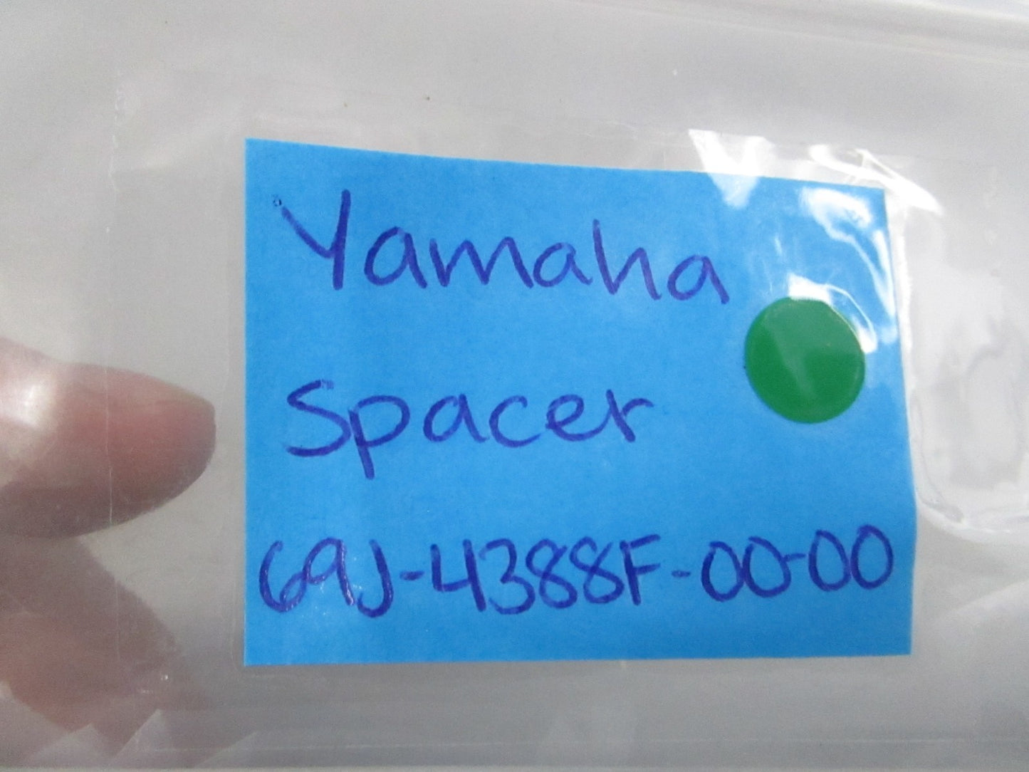 NEW OEM 69J-4388F-00-00 Yamaha Spacer 0810
