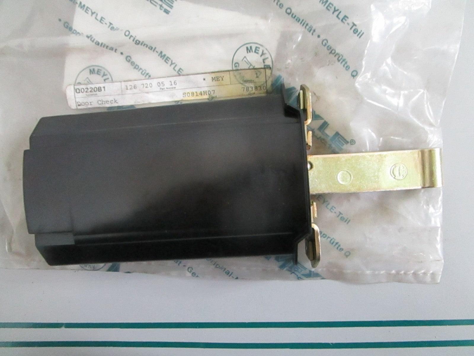 NEW OEM 1267200518 Mercedes-Benz Door Check 0820