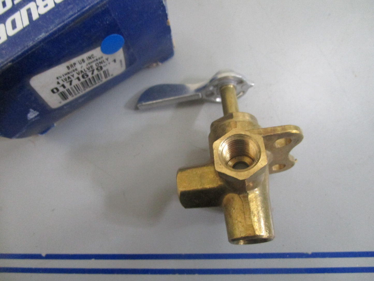 *NEW OEM* 0810 OMC Johnson Evinrude 4 Way Valve Only 171679 0171679