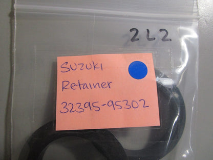 *NEW OEM* (LOT OF 2) 0810 Suzuki Retainer 32395-95302