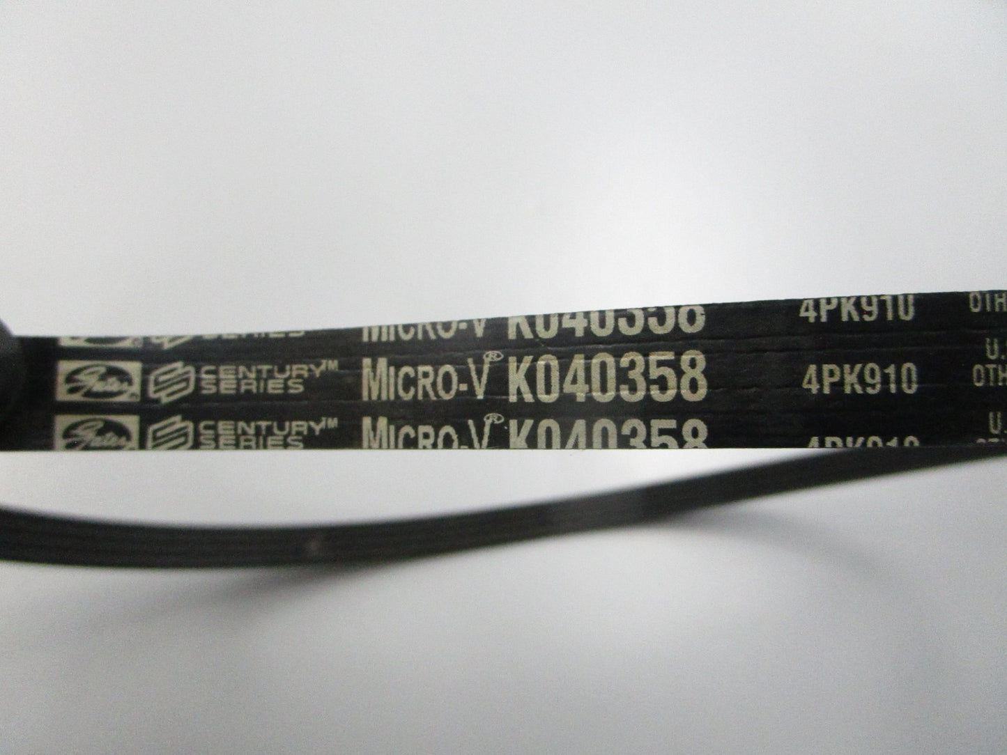 NEW K040358  Gates Micro-V Serpentine Belt 0810