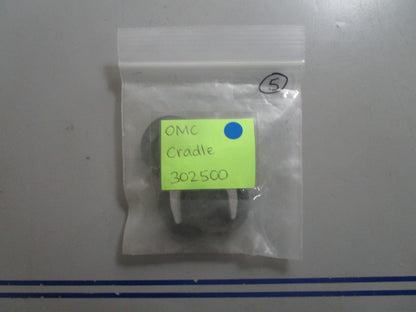 *NEW OEM* 0810 OMC Johnson Evinrude Cradle 302500 0302500