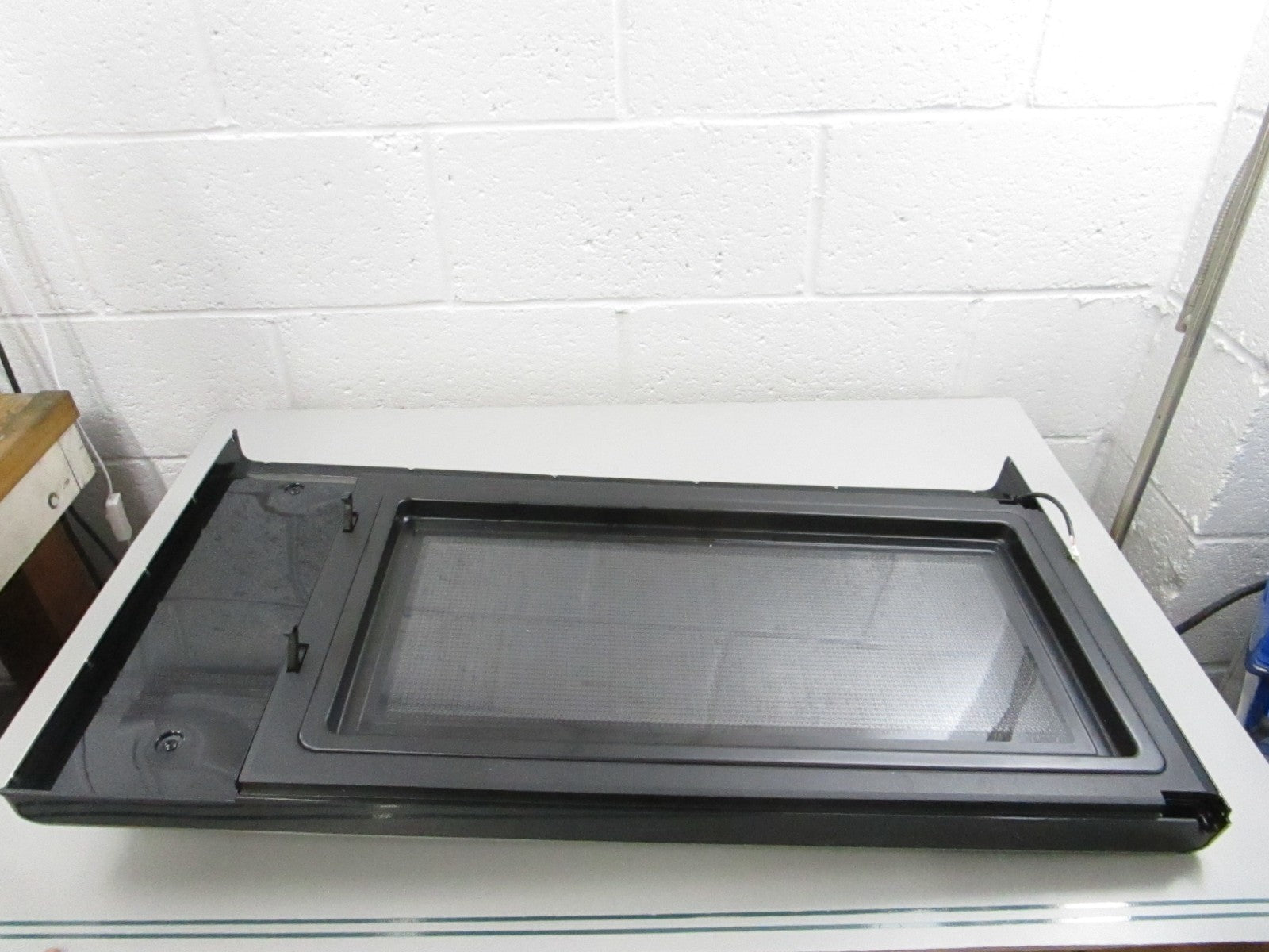 NEW OEM DE94-03237R Samsung Microwave Door Assembly 0810