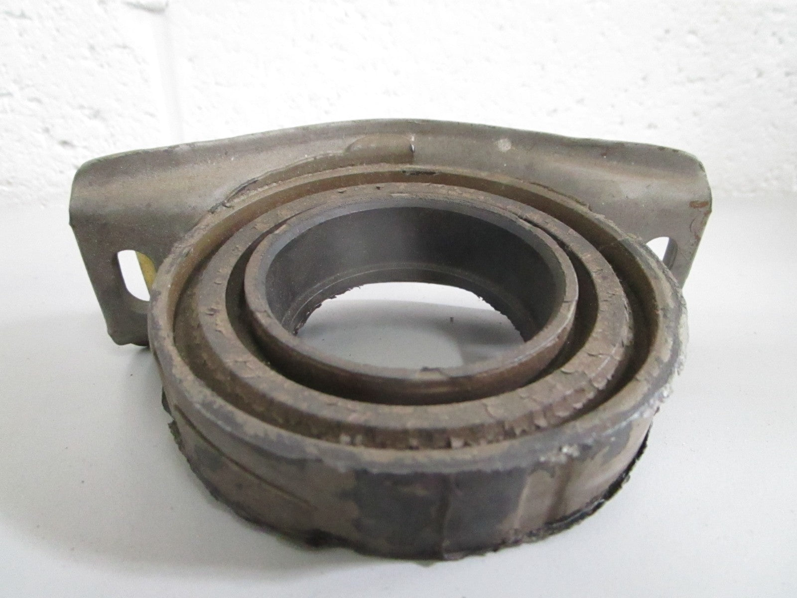 NEW OEM 1264100181 Merecedes-Benz Mounting 0820
