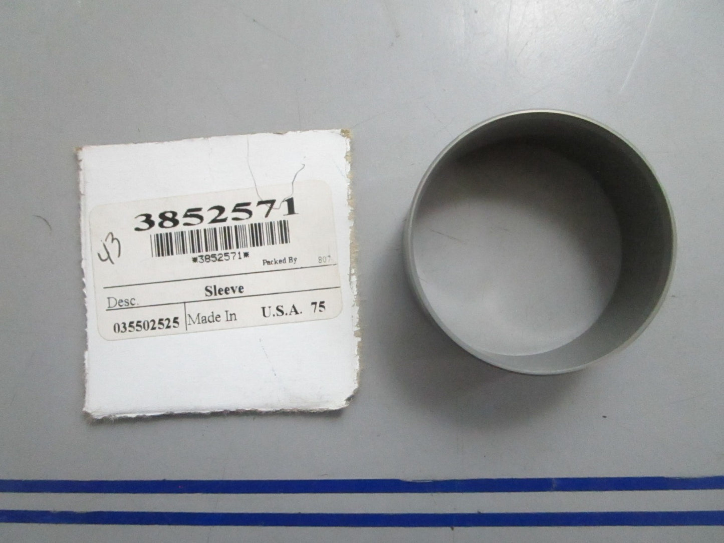 *NEW OEM* 0820 Volvo Penta Sleeve 3852571