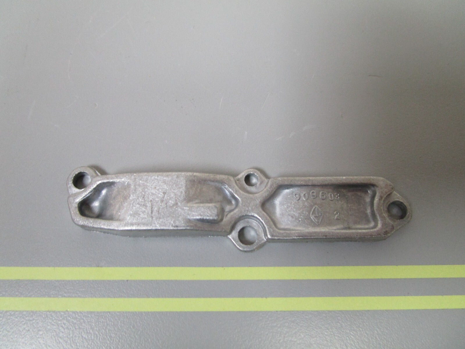 *NEW OEM* 0810 OMC Johnson Evinrude Shift Housing Cover 909603 0909603