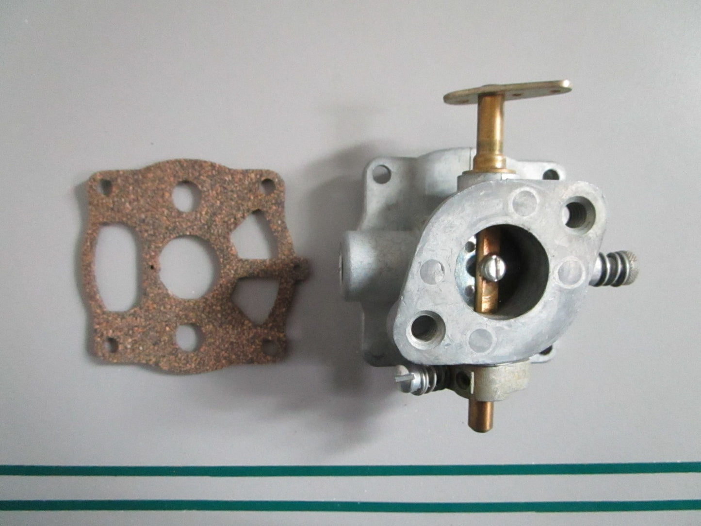 NEW OEM 295608 Briggs & Stratton Upper Carburetor Body Assy 0820