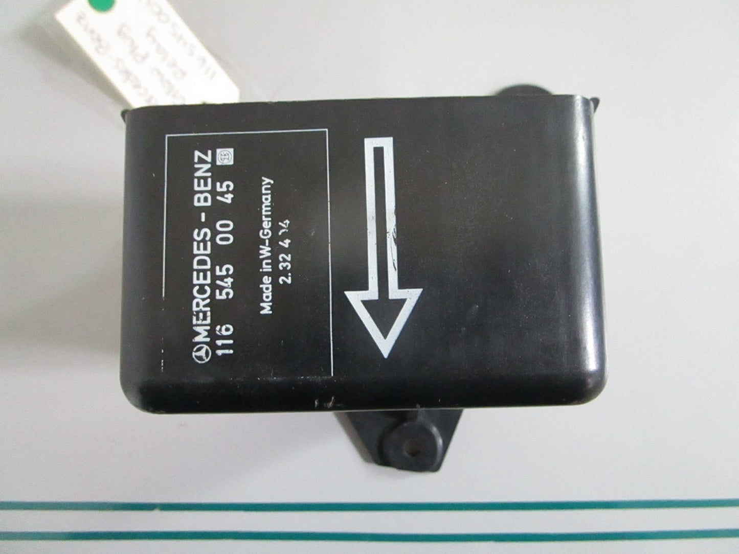 NEW OEM 1165450045 Mercedes-Benz Glow Plug Relay 0820