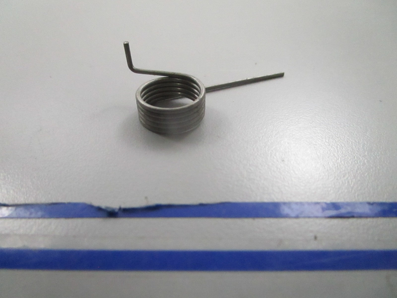 *NEW OEM* 0810 OMC Johnson Carrying Handle Spring 336038 0336038