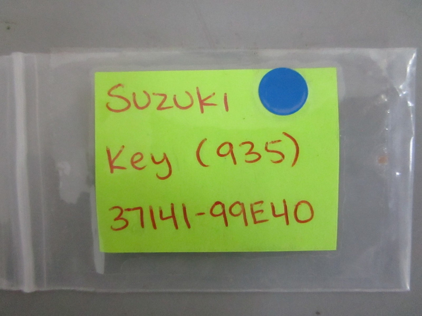 *NEW OEM* 0820 Suzuki Key (935) 37141-99E40