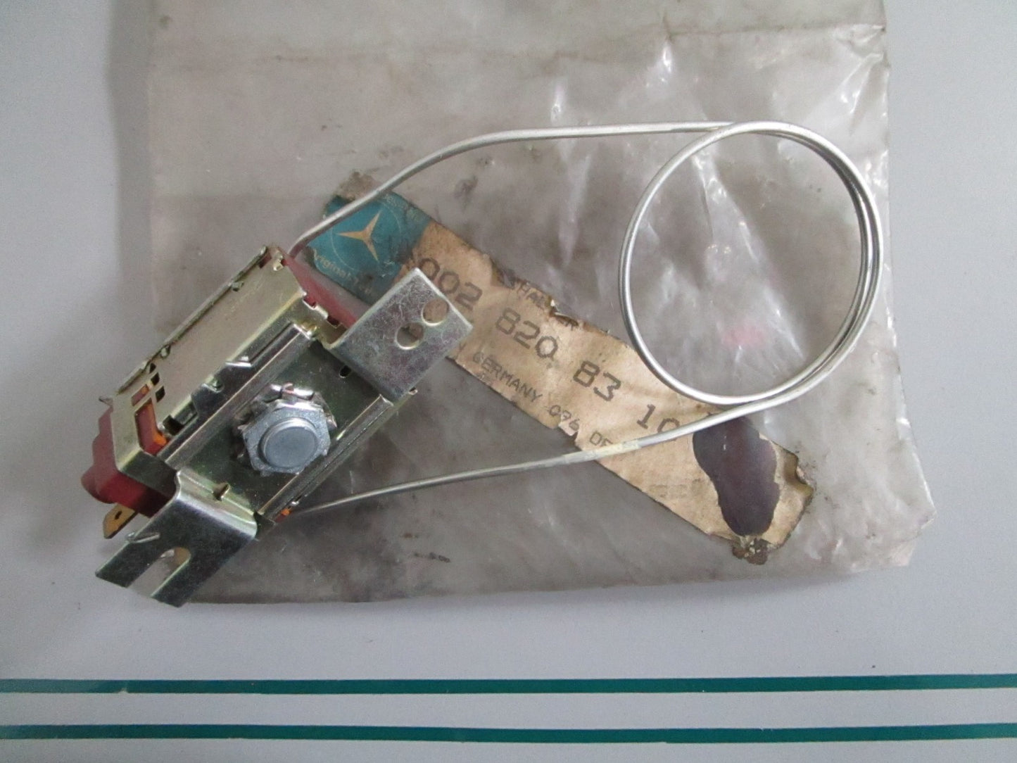 NEW OEM 0028208310 Mercedes-Benz Temperature Switch 0820