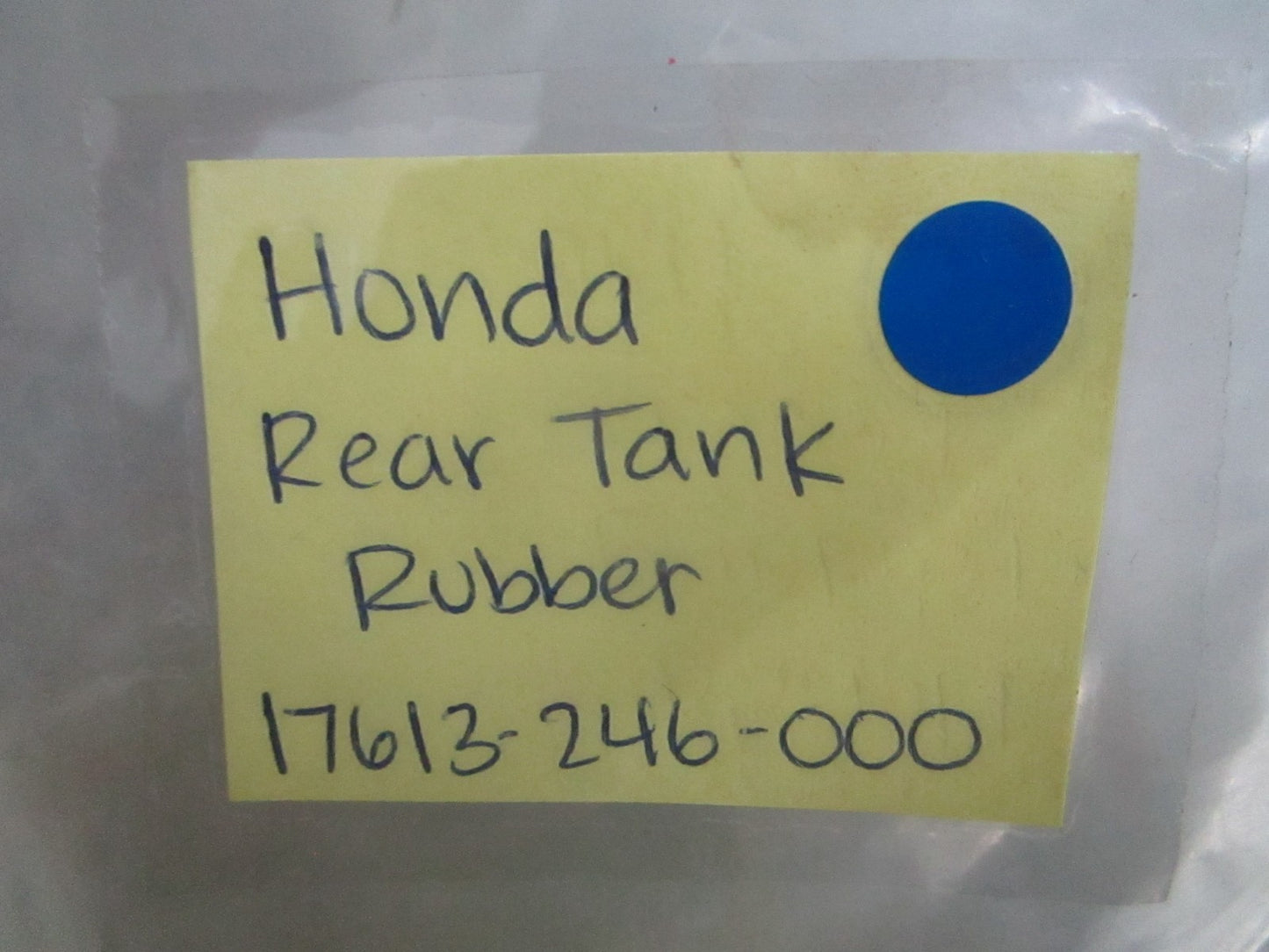 *NEW OEM* 0820 Honda Rear Tank Rubber 17613-246-000