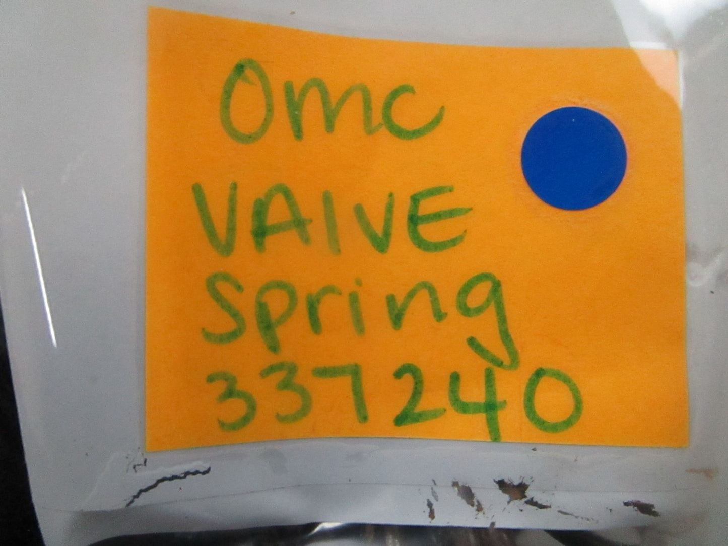 *NEW OEM* 0810 OMC Johnson Evinrude Valve Spring 337240 033720