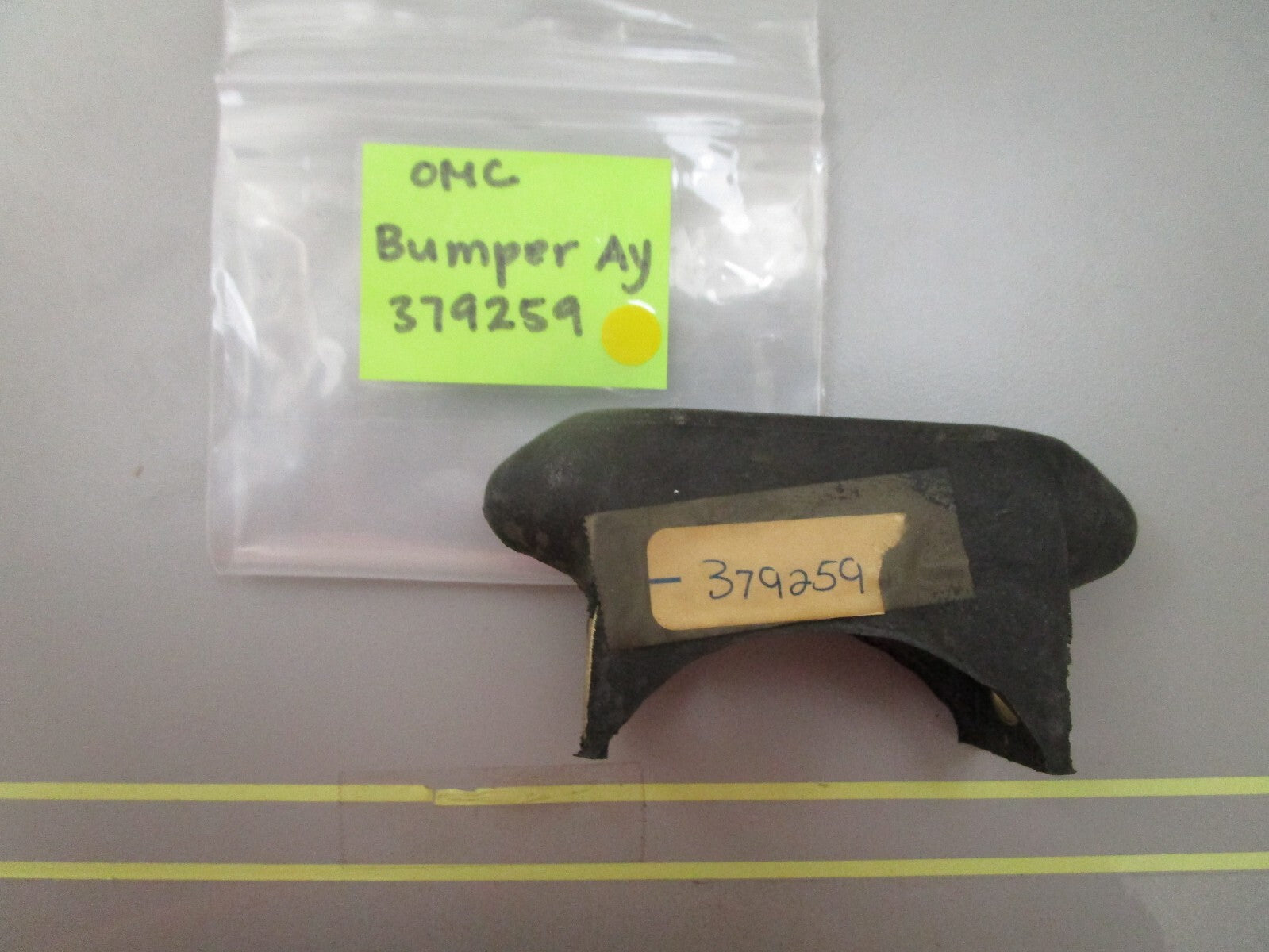 *NEW OEM* 0810 OMC Johnson Evinrude Bumper Assembly 379259 0379259