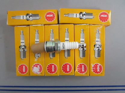 *NEW OEM* (LOT OF 8) 0820 NGK Spark Plug B8HS