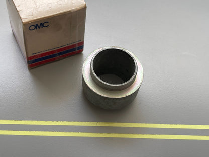*NEW OEM* 0810 OMC Johnson Evinrude Adapter 305571 0305571