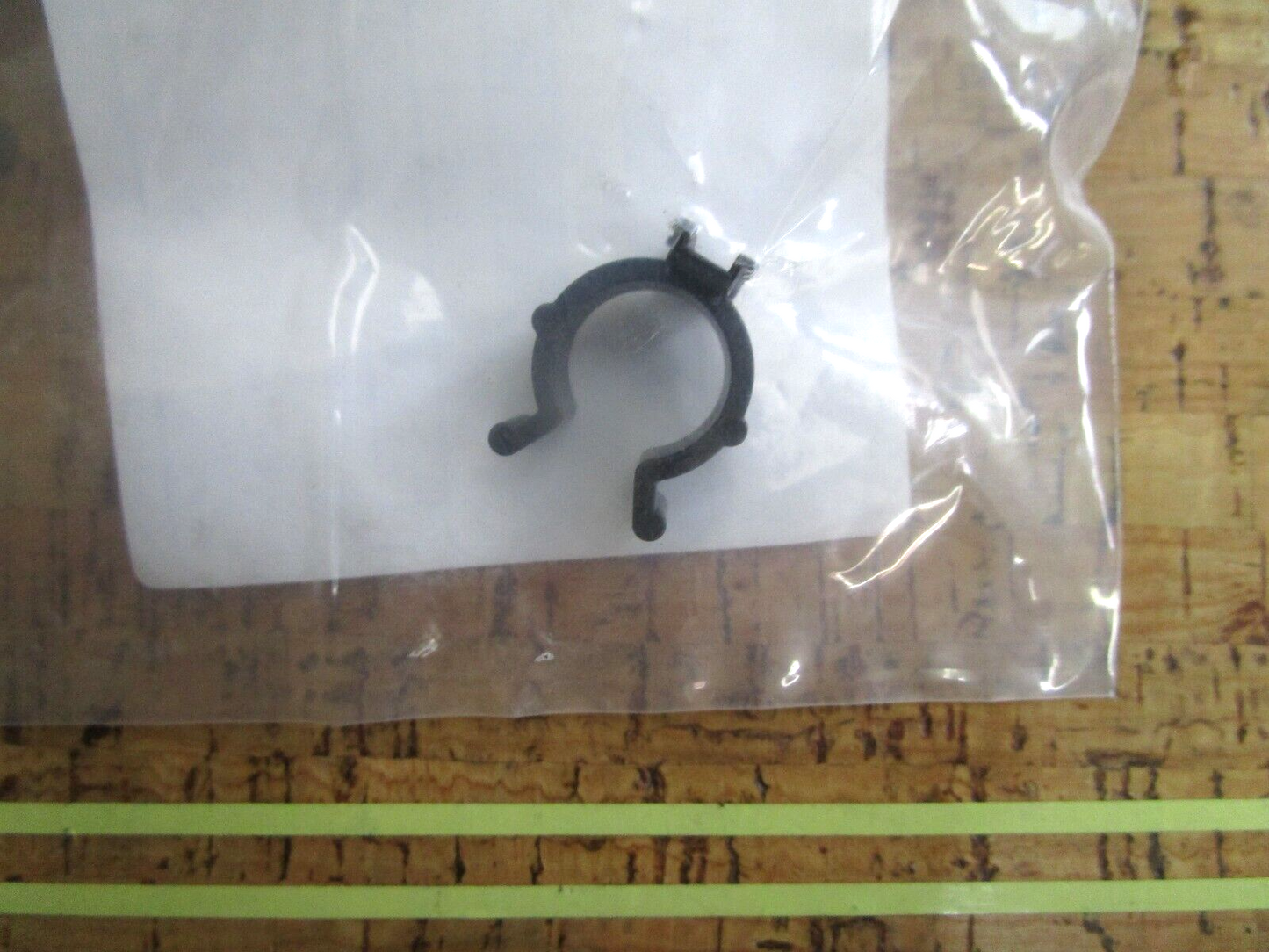 *NEW OEM* 0810 OMC Johnson Evinrude Clip 3011450