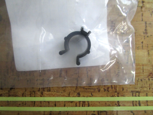 *NEW OEM* 0810 OMC Johnson Evinrude Clip 3011450
