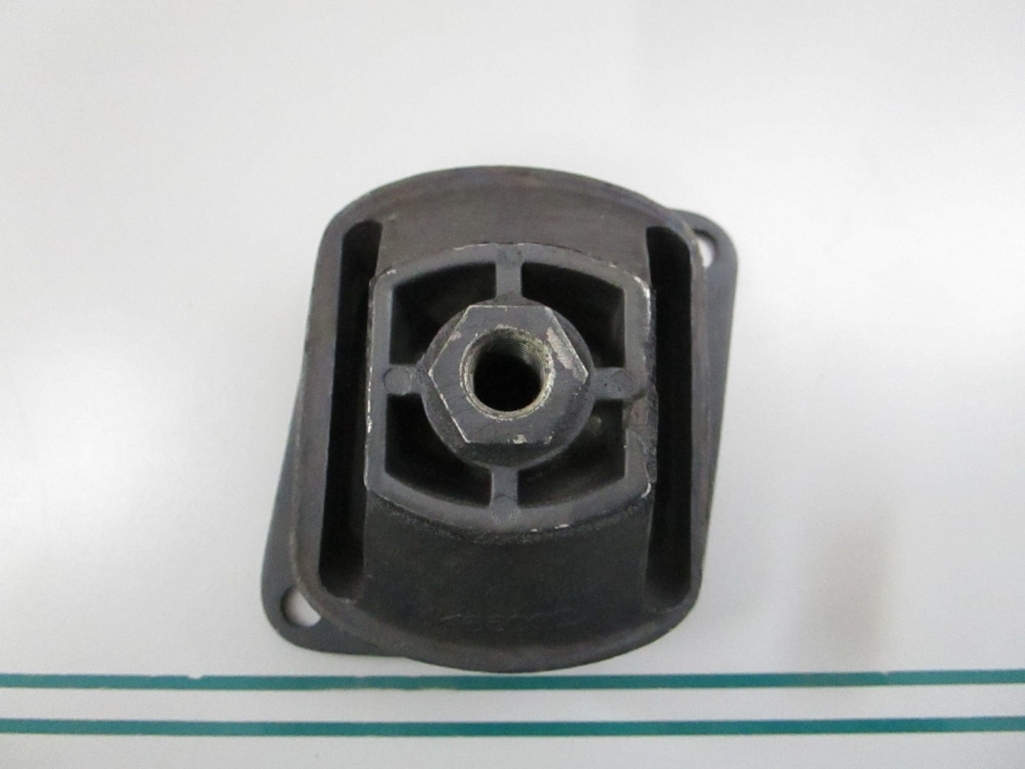 NEW OEM 1212230512 Mercedes-Benz Engine Mount 0810