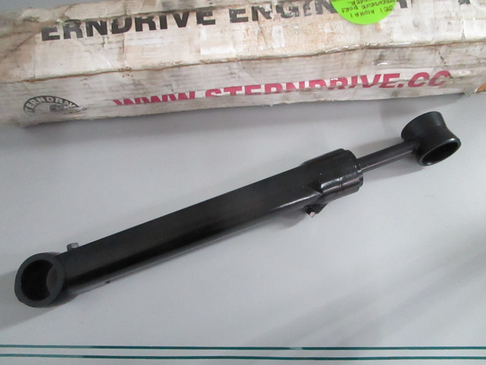 NEW 9B-104-02 SEI Alpha I Sterndrive PORT Trim Cylinder Rep: 98703A3 Merc 0820