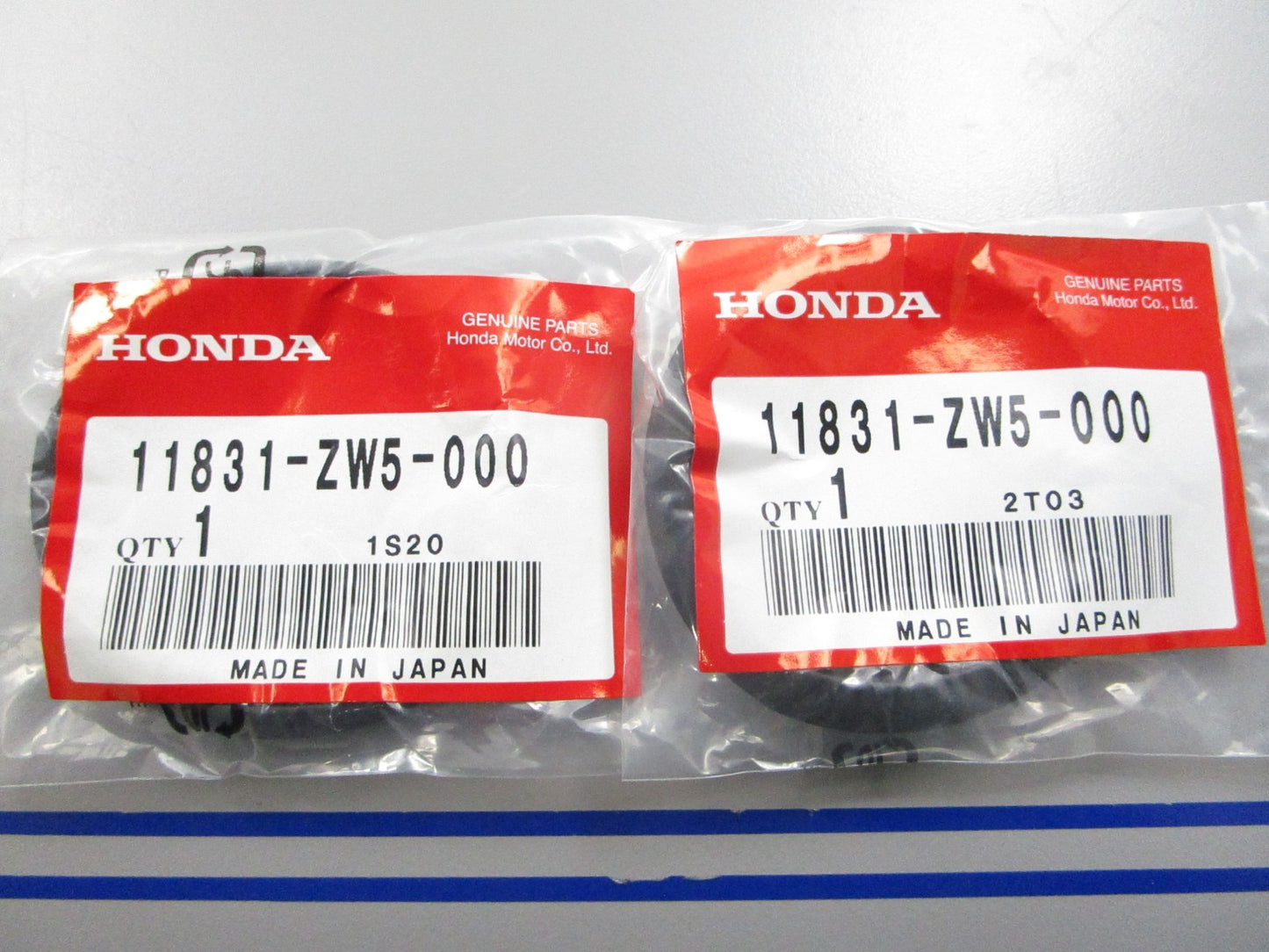 *NEW OEM* (LOT OF 2) 0810 Honda Seal 11831-ZW5-000