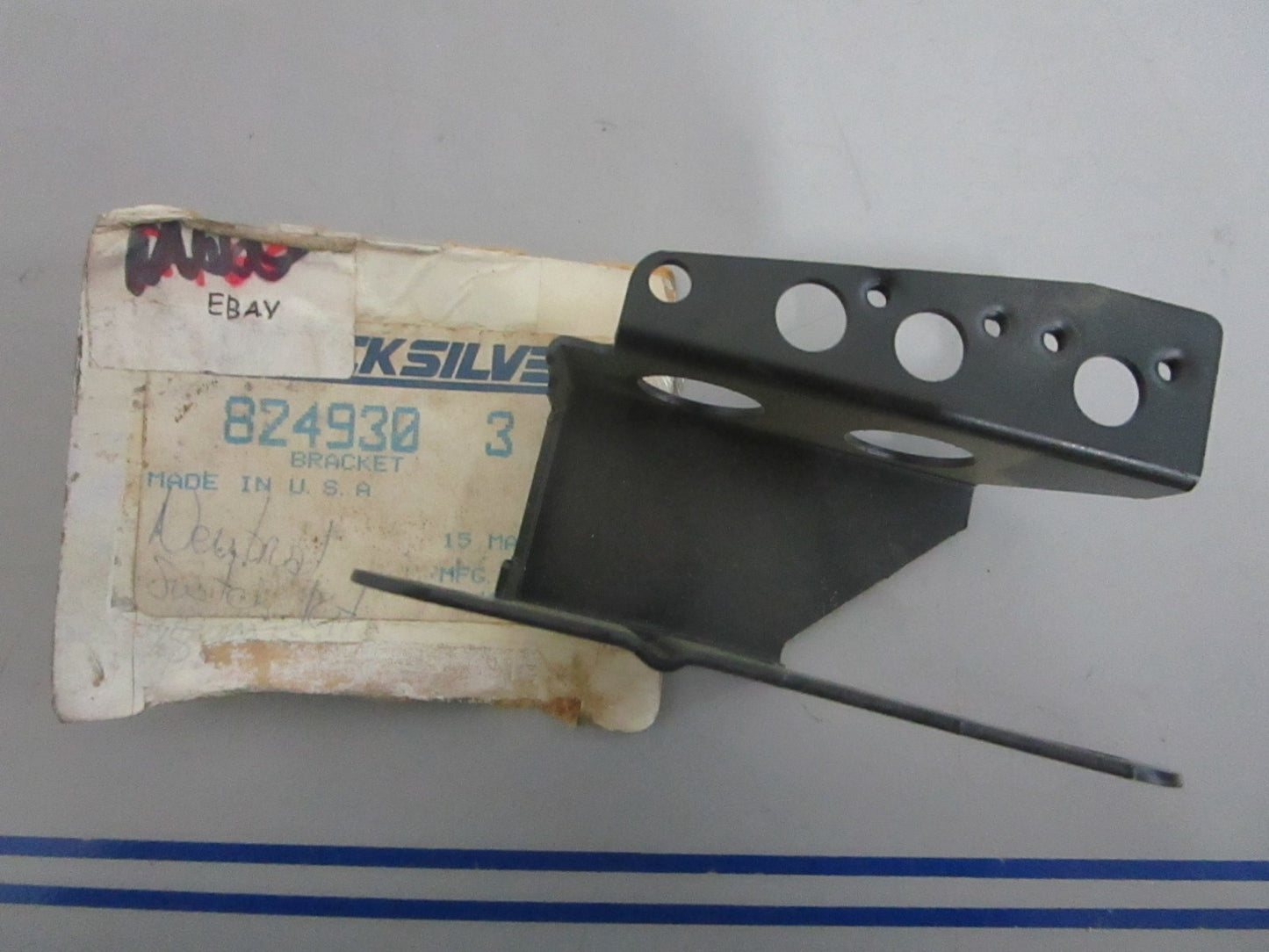 NEW OEM 824930 3 Mercury Quicksilver Bracket 0820