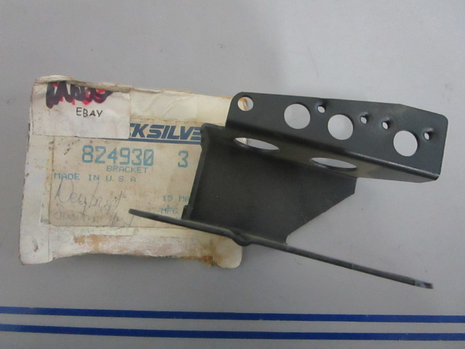 NEW OEM 824930 3 Mercury Quicksilver Bracket 0820