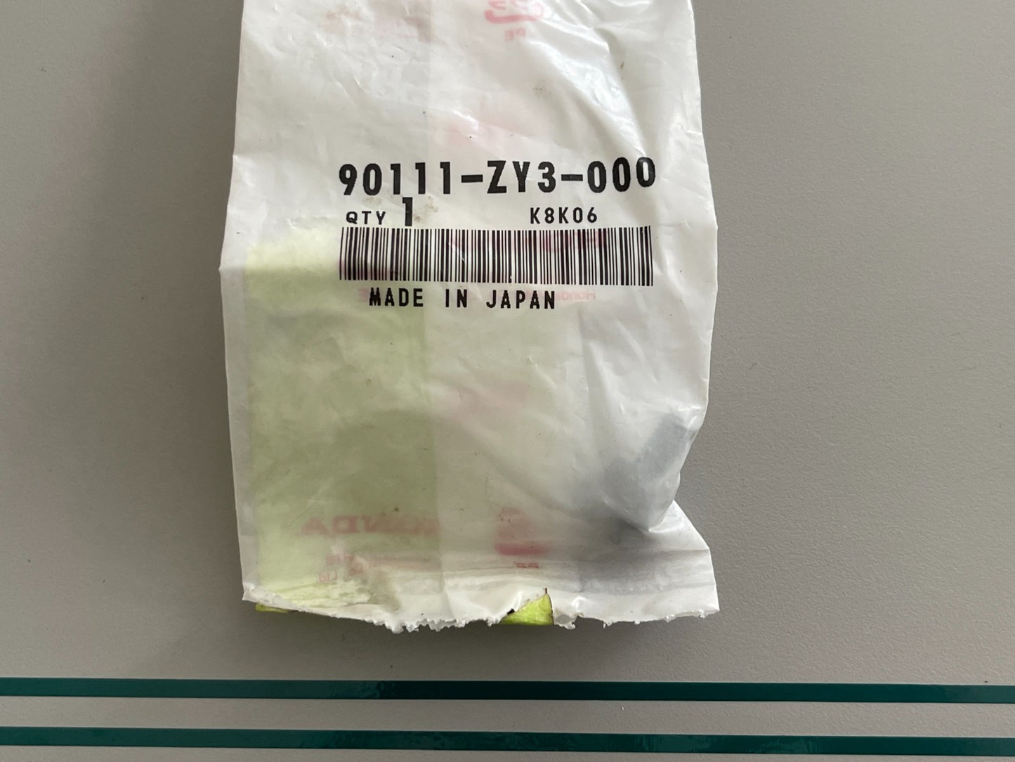 NEW OEM 90111-ZY3-000 Honda 6 X 17 Special Bolt 0810
