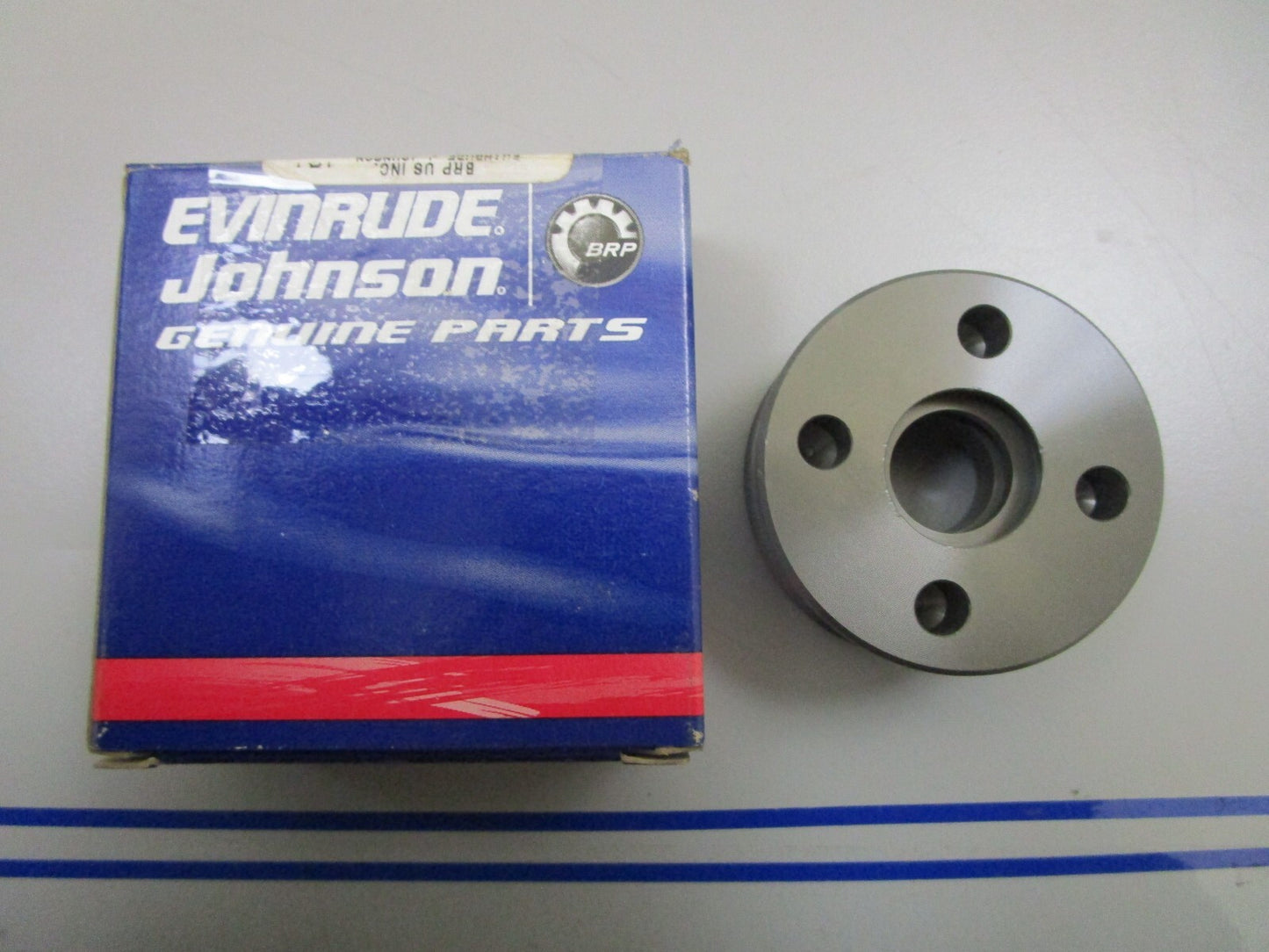 *NEW OEM* 0770 OMC Johnson Evinrude End Cap 0320788