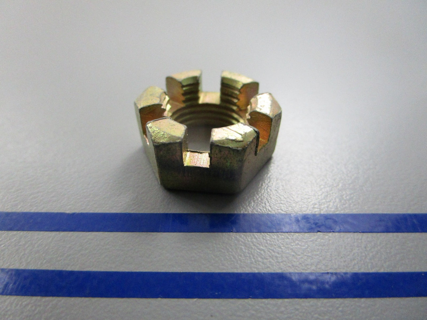 NEW OEM 203569 0203569 OMC Johnson Evinrude Nut 0810