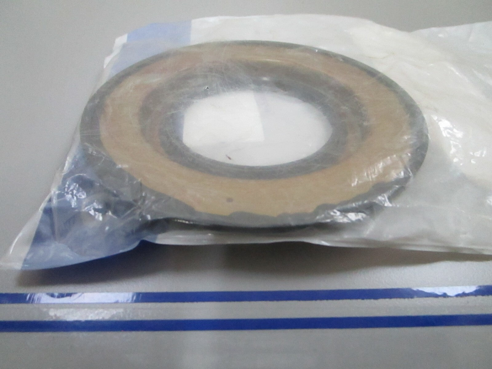 *NEW OEM* 0810 Volvo Penta Oil Seal 3812417