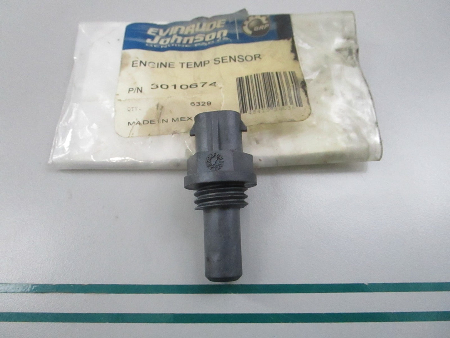 NEW OEM 3010674 OMC Johnson Evinrude Temperature Sensor 0810