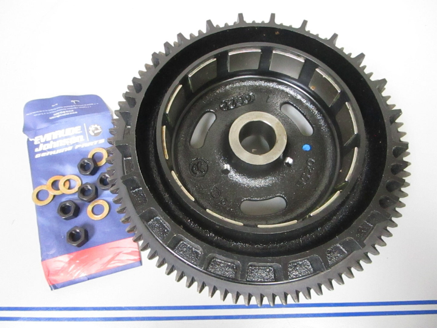 *NEW OEM* 0720 OMC Johnson Evinrude 2011 15hp 25hp 30hp Flywheel 587102