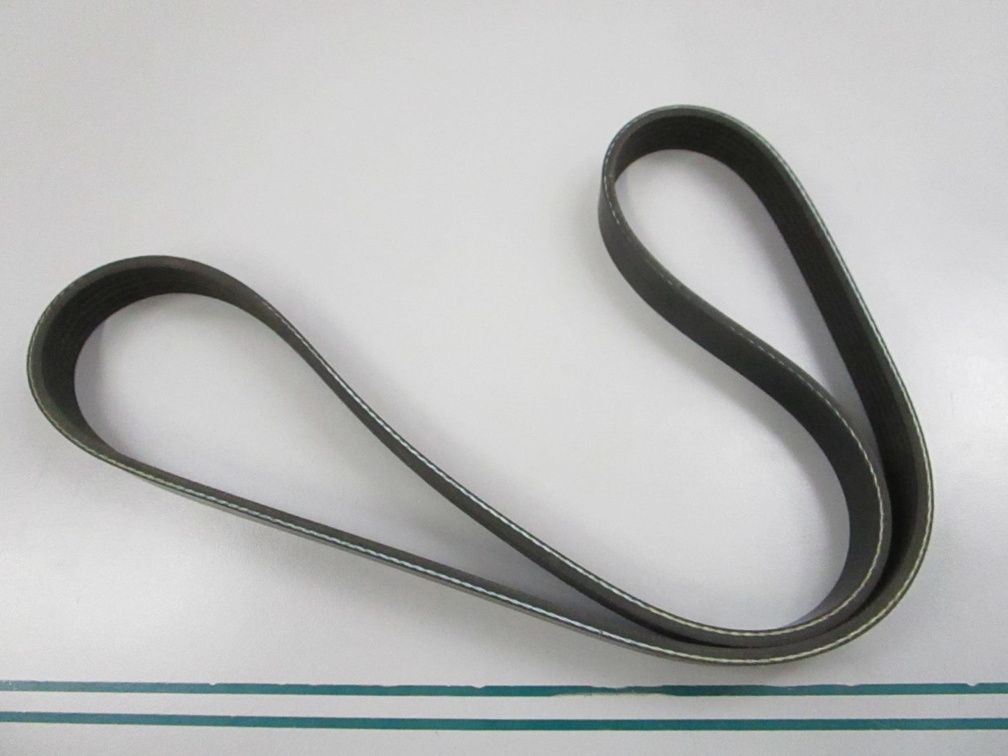 Gates NEW Micro-V Serpentine Belt K060415 6-Rib 0810