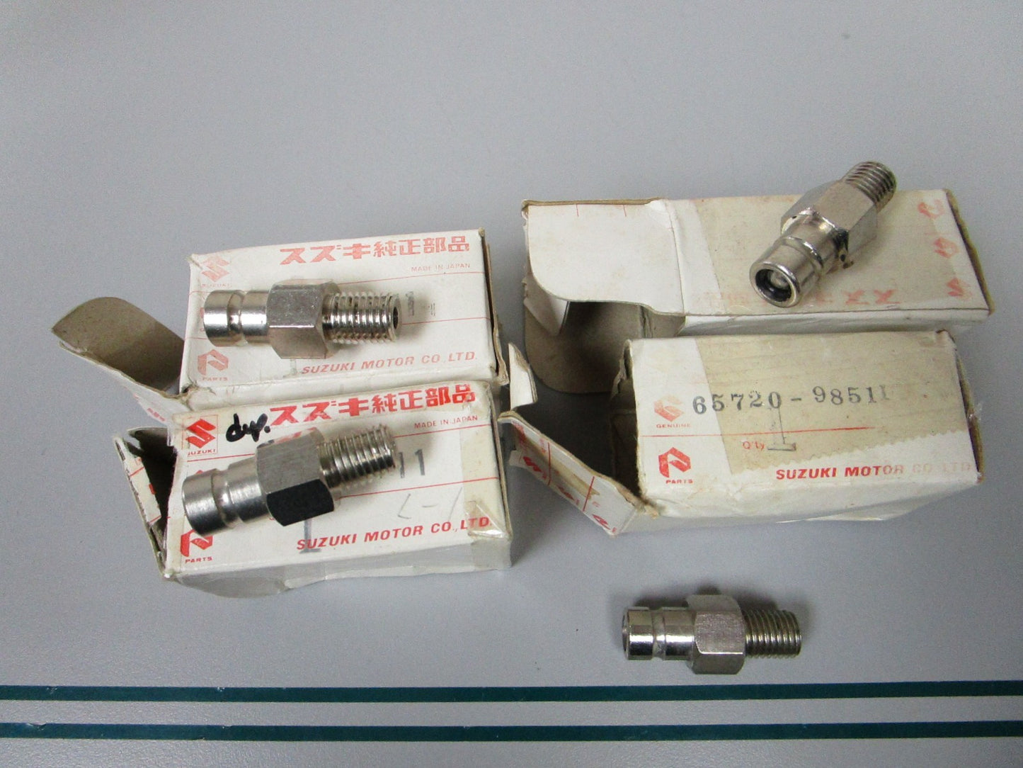 NEW OEM (LOT OF 4) 65720-98511 Suzuki Connector Plug 0810