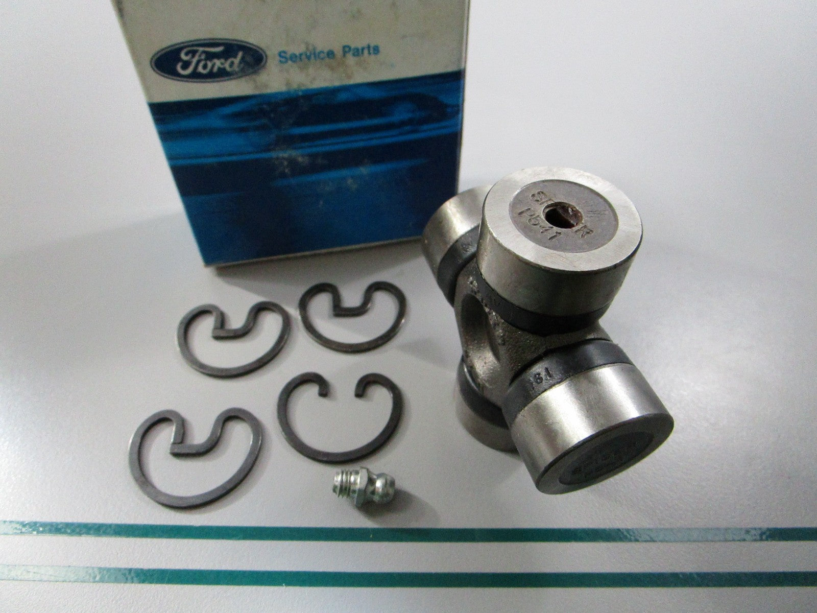 NEW OEM E3T2-4635-B Ford U-Joint Kit 0810