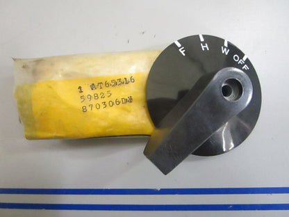 *NEW OEM* 0820 John Deere Light Switch Knob AT65316