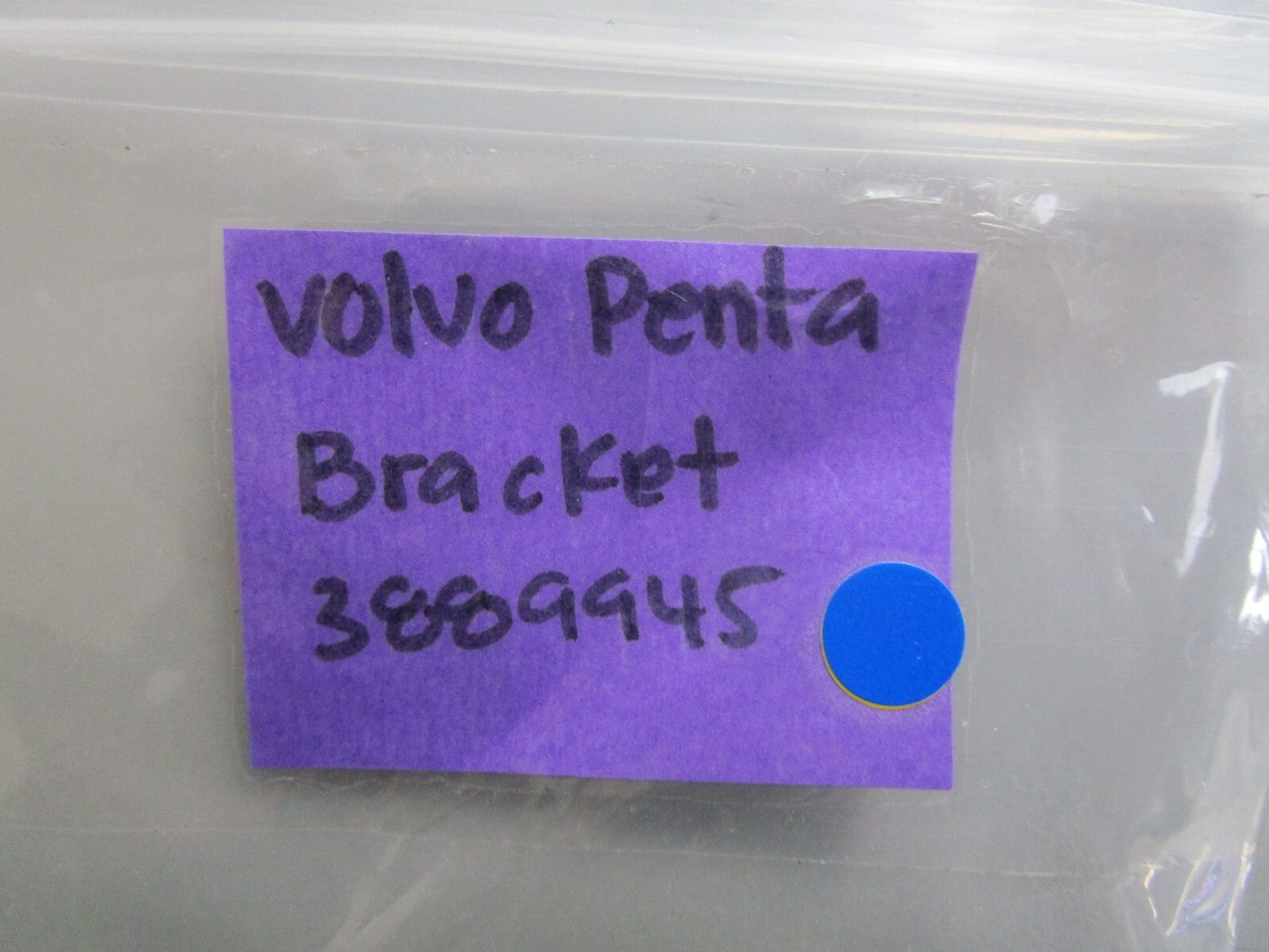 *NEW OEM* 0820 Volvo Penta Bracket 3889945