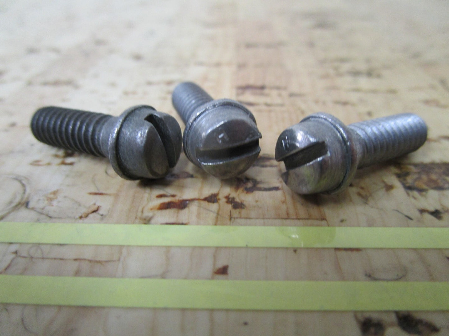 *NEW OEM* (LOT OF 3) 0720 OMC Johnson Evinrude Screw 304071 0304071