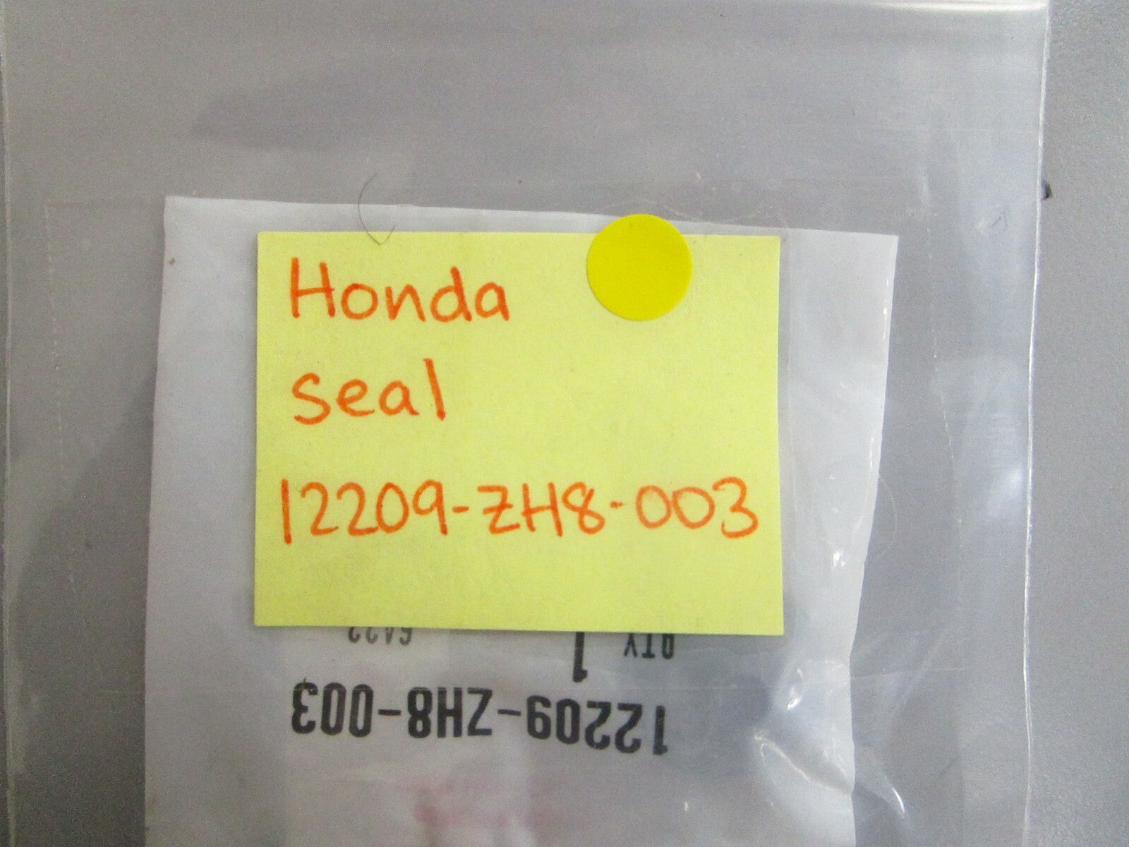 *NEW OEM* 0810 Honda Seal 12209-ZH8-003